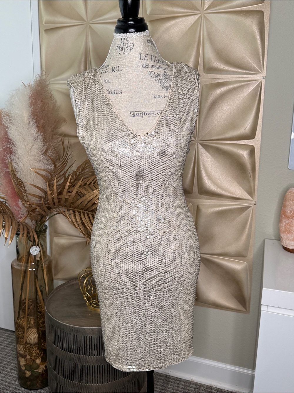 Alice + Olivia Sleeveless Sequin Mini Dress in Champagne